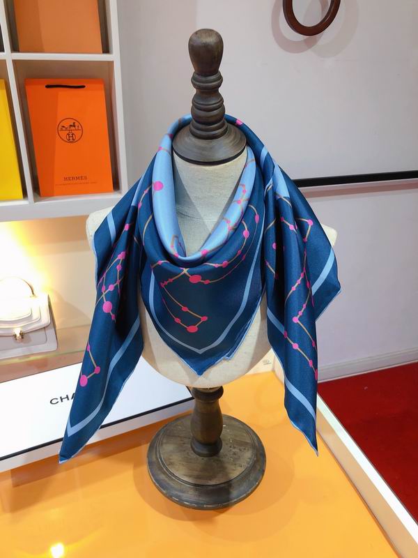 Chanel  silk scarf 90X90cm E10 (18)